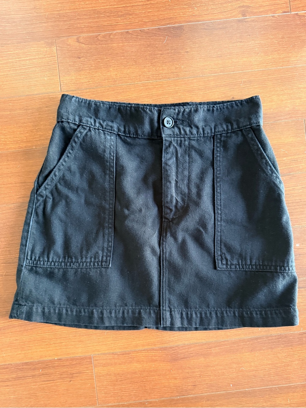 Reformation Rudy Skirt size 26 waist - Black Cotton Mini Skirt with pockets